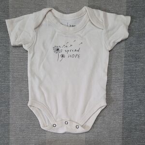 Finn + Emma Organic Graphic Bodysuit | Spread Hope Cream 3-6M